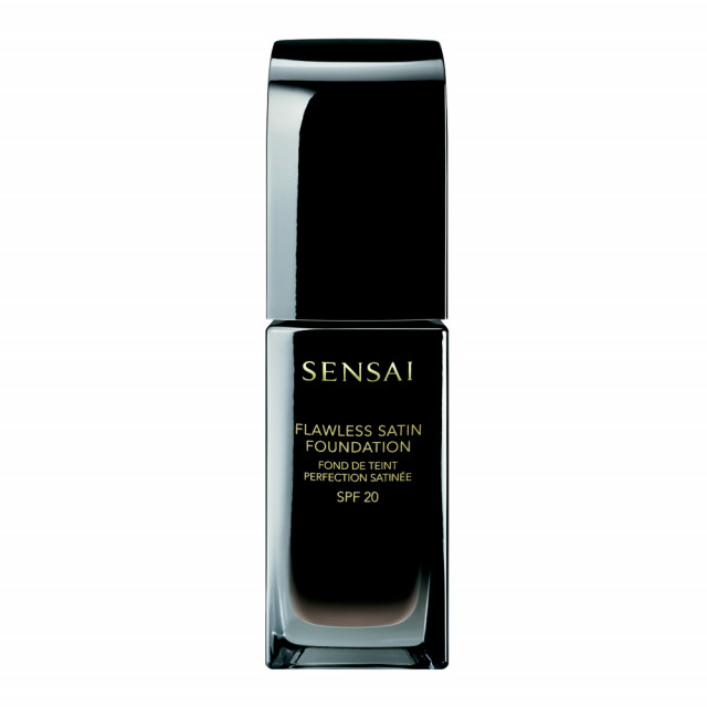 Flawless satin foundation
