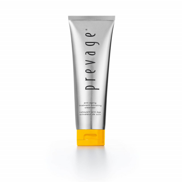 Anti-aging treatment boosting cleanser, face wash with idebenone