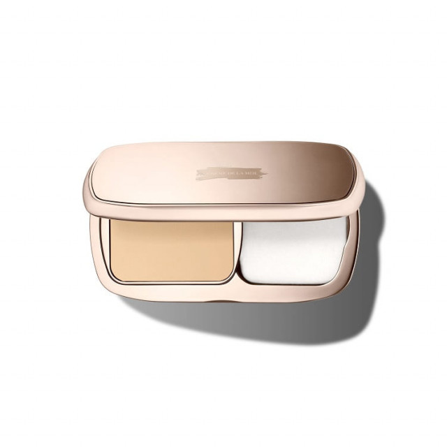 The soft moisture powder compact foundation